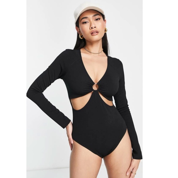TOPSHOP: O-ring Cutout Long Sleeve Bodysuit In Black (NWT) - Picture 3 of 4